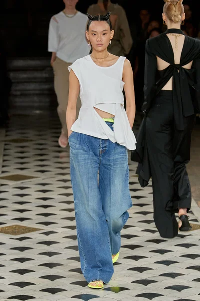 Look 33
